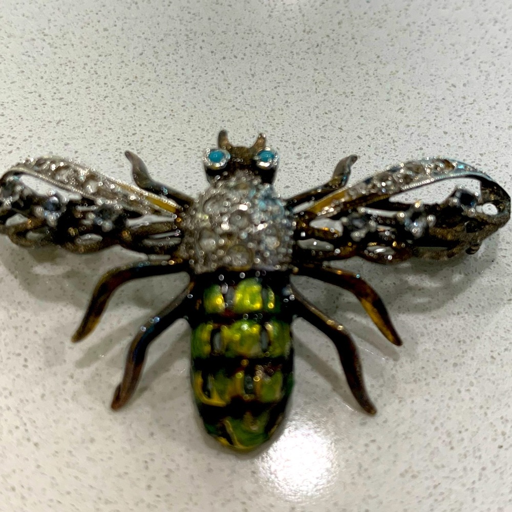 Vintage honeybee pin